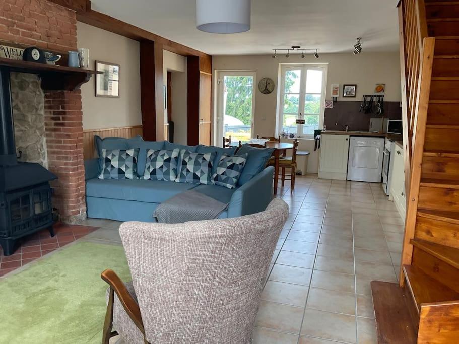 La Petite Maison Saint-Dizier-Leyrenne Екстериор снимка